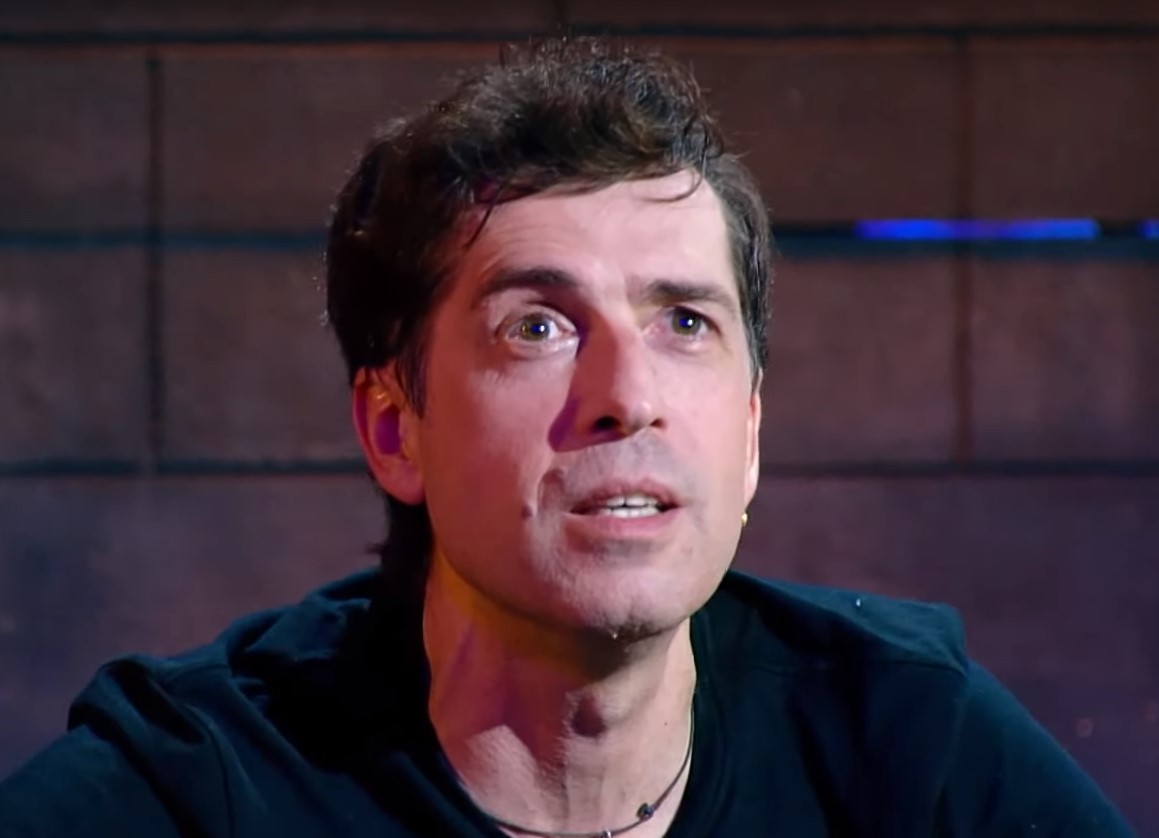 По мнению музыканта Максима Покровского, российскую нацию убивают из-за того, что она «хорошая и сильная», в связи с чем ей приходится выживать