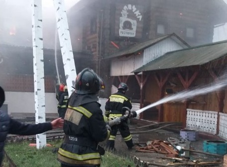 К тушению возгорания привлечены 67 человек и 23 единицы техники