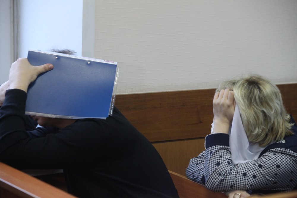 По версии следствия, в августе 2017 года правоохранители нарушили требования конвоирования