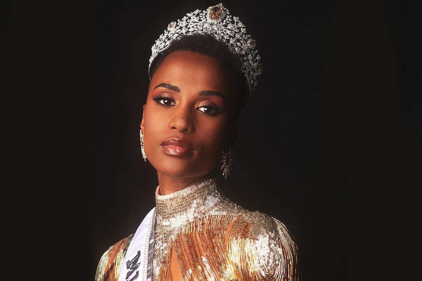 "Самой обворожительной во вселенной" признали Зозибини Тунзи из ЮАР