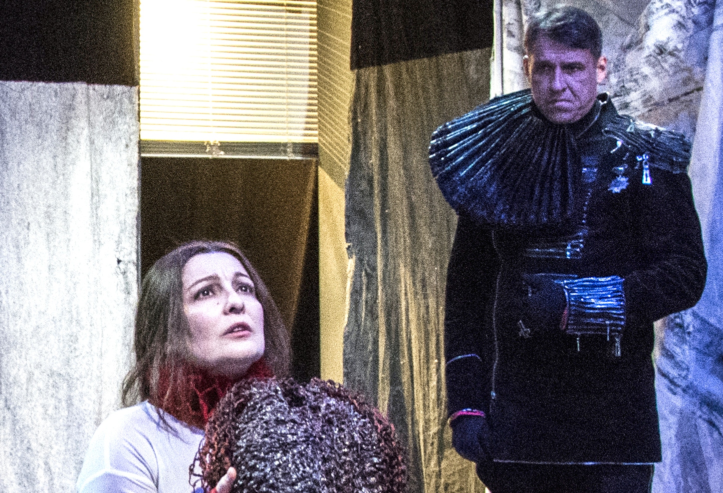 Репетиция спектакля «Гамлет» в театре «Человек»: Милена Цховребова (Гертруда) и Дмитрий Филиппов (Клавдий)