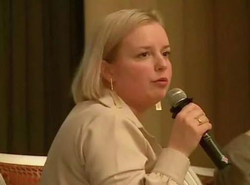 Ранее в Сети появилось видео, на котором чиновница посоветовала молодежи «усиленно работать», озвучив свою рекомендацию в нецензурной форме