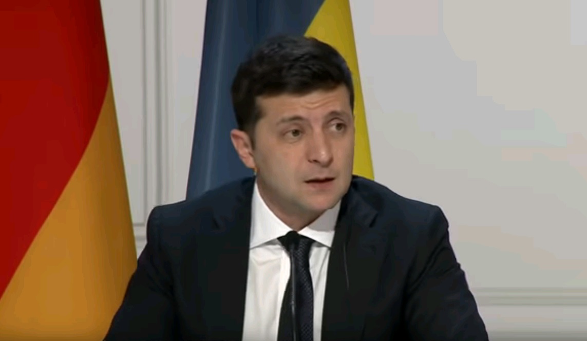 По словам Владимира Зеленского, Киев ведет переговоры по двум направлениям