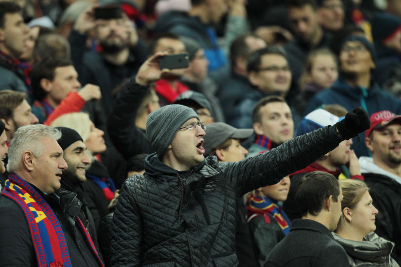 Госдума в первом чтении одобрила возврат пива на стадионы