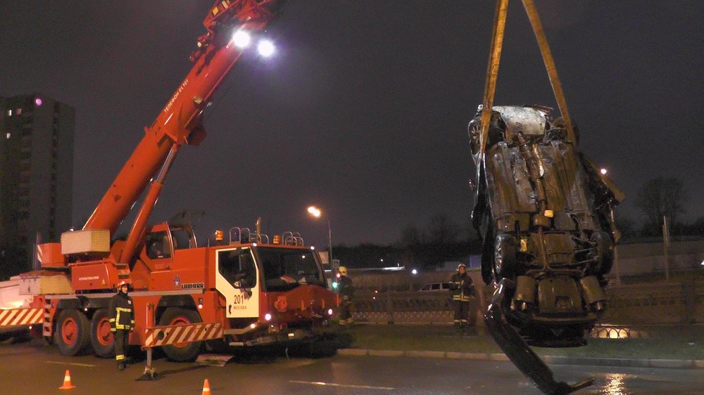 Опубликовано видео с места смертельного ДТП рядом с Яузой