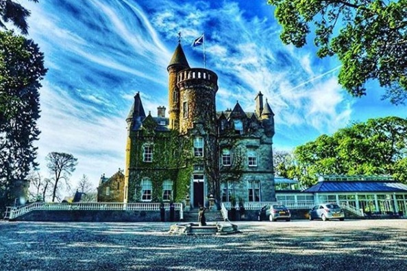 Кофейная компания открыла вакансию жильца средневекового замка