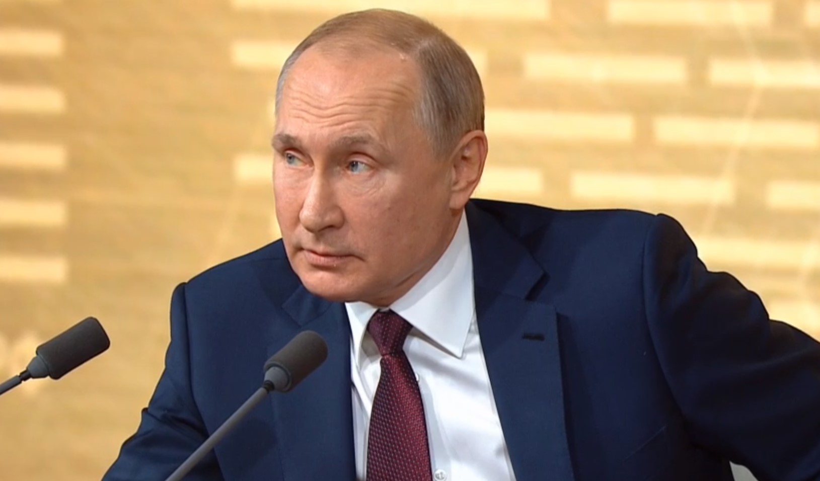 В Bloomberg считают, что Владимиру Путину удалось «задать тонн» прошедшему в начале декабря в Париже саммиту «нормандской четверки»