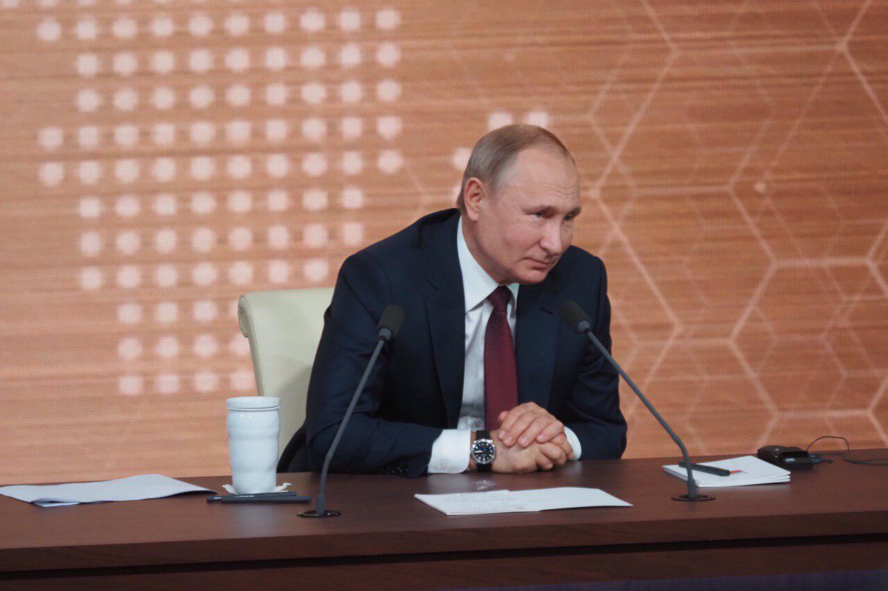 По мнению политика, служба Путина в органах государственной безопасности очень помогла ему в политической деятельности