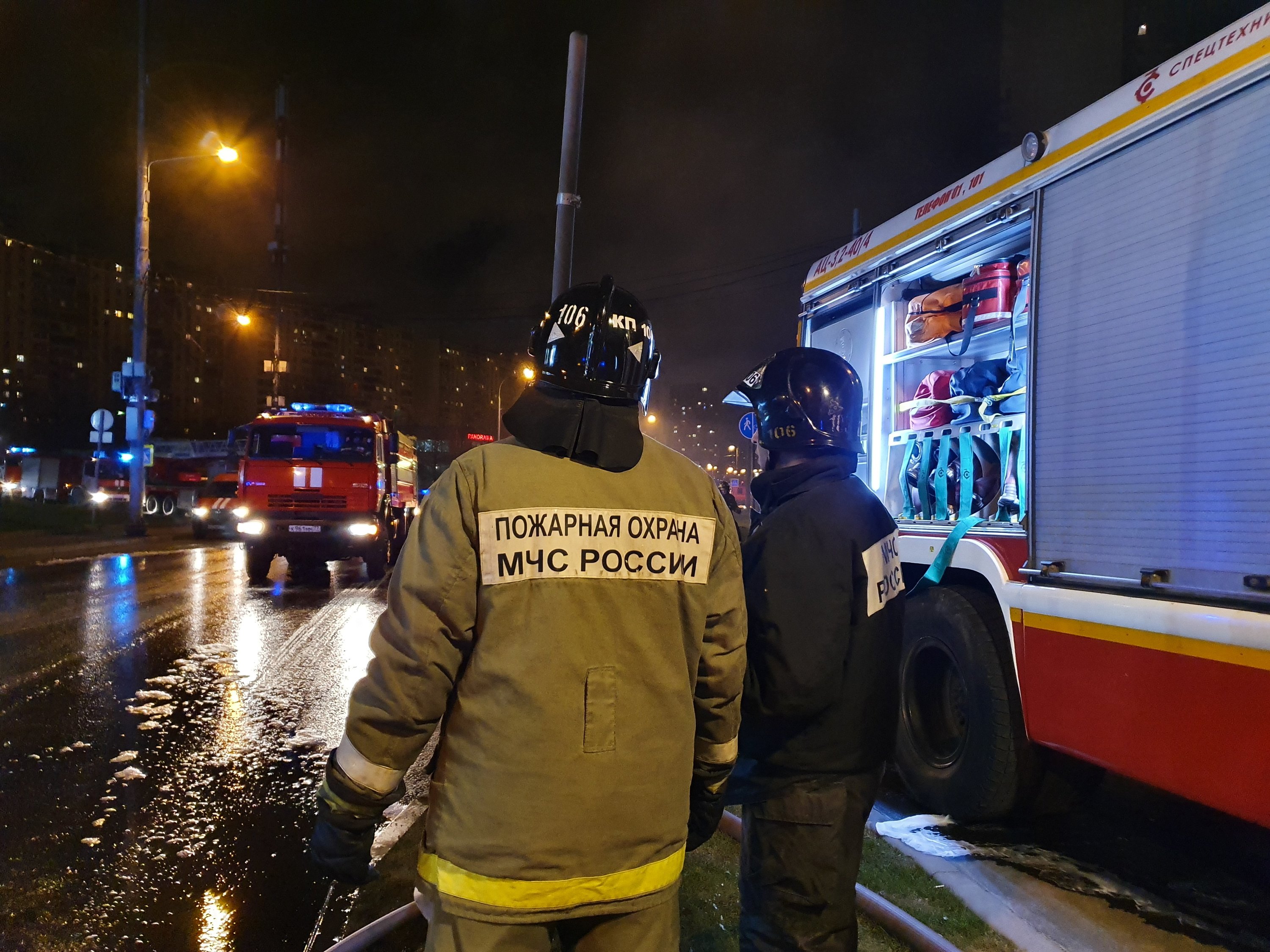 Спасатели потушили пожар на подземной парковке в Северном Чертанове