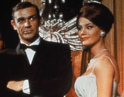 Французская актриса Клодин Оже снискала любовь зрителей, сыграв роль девушки спецагента Джеймса Бонда в фильме «Шаровая молния»