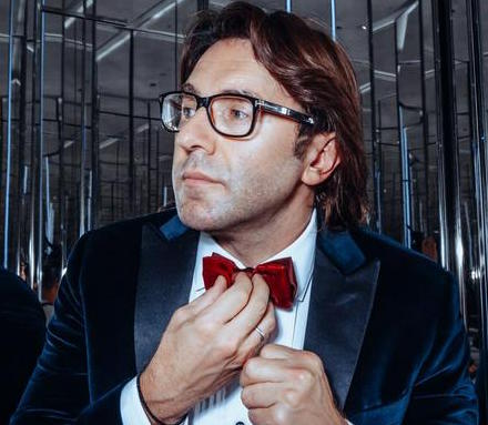 Некоторые пользователи раскритиковали вокальные данные ведущего