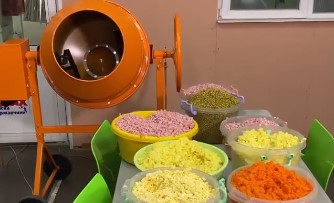 Оливье в бетономешалке возмутил пользователей Сети