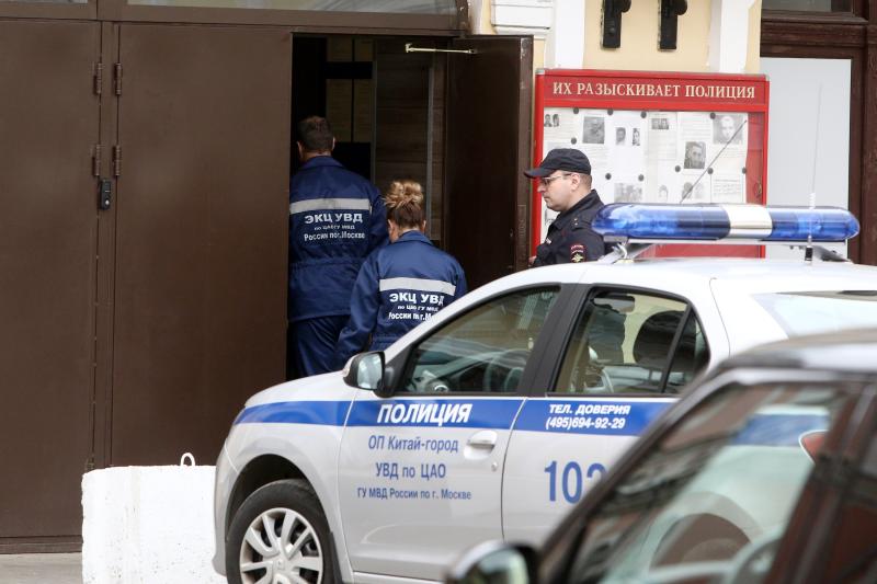 Полиция изъяла 600 граммов наркотиков у двух приезжих в Печатниках