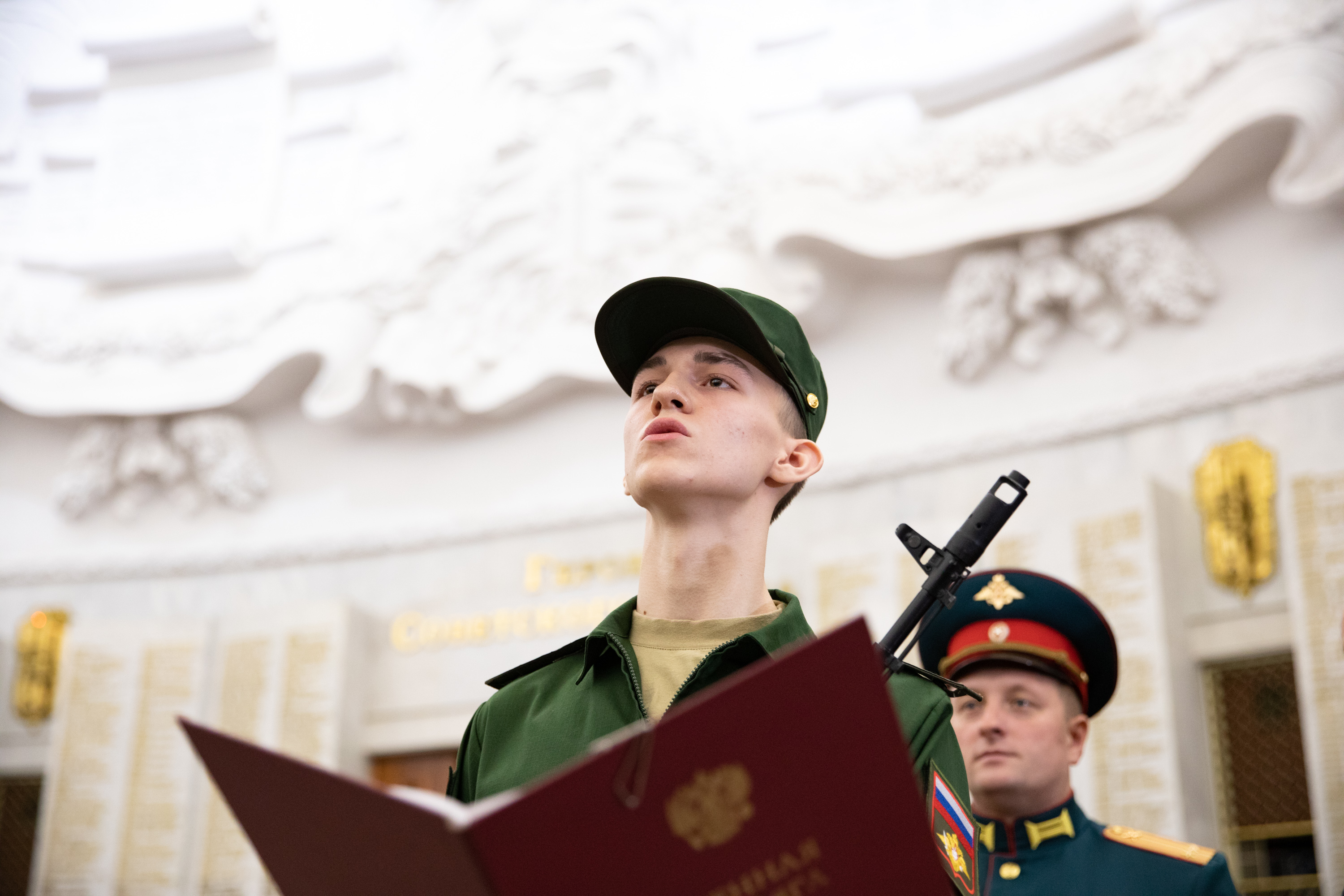 Присягу на верность Отечеству принесли более 200 преображенцев в Музее Победы