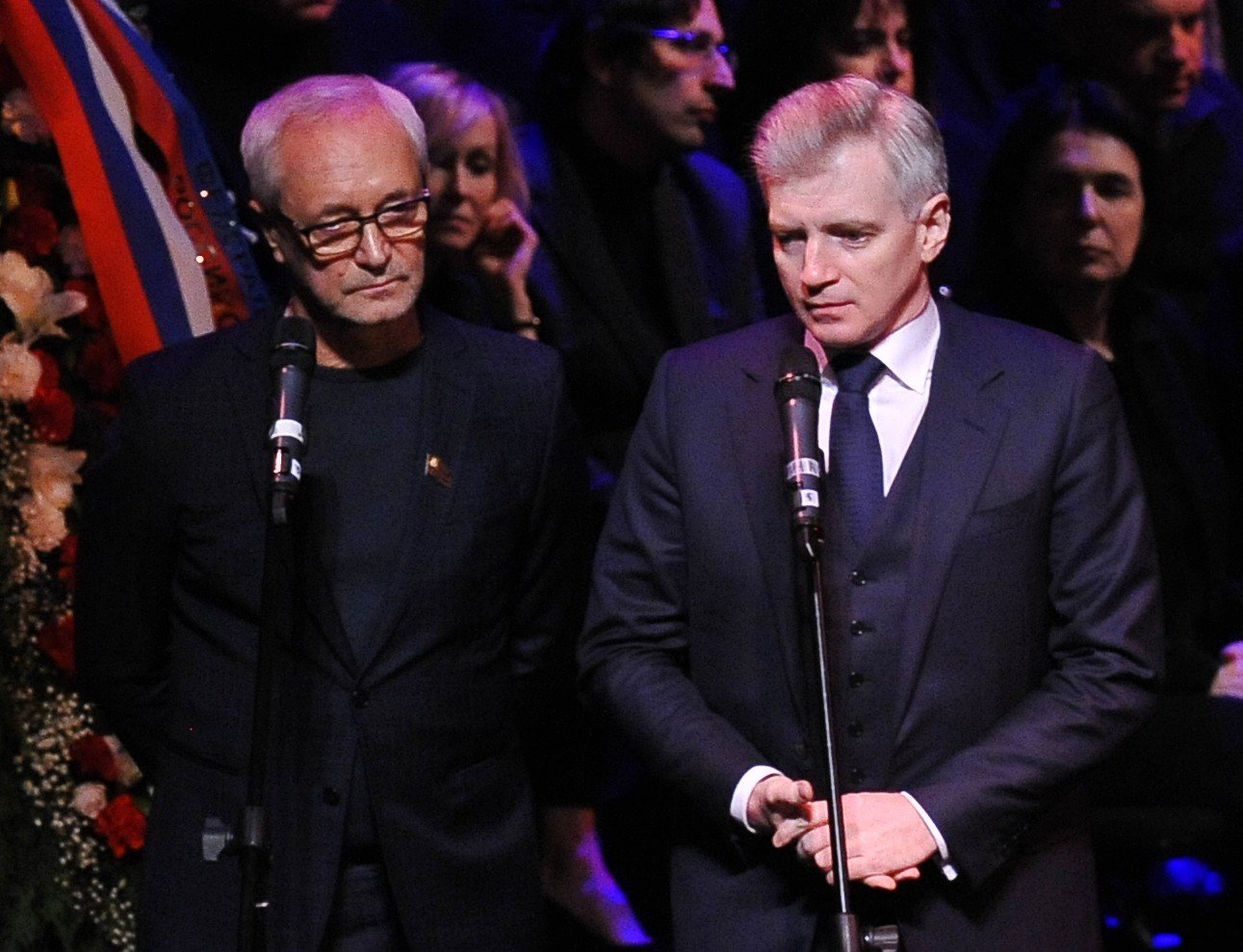 Александр Кибовский отметил, что театру «Современник» также придется непросто, поскольку он лишился «уникального» руководителя