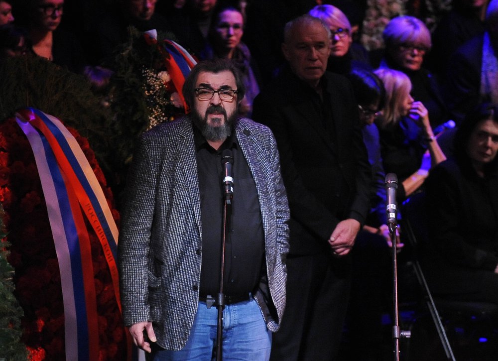 Игорь Золотовицкий отметил, что уход Галины Волчек - это очень близкое семейное горе