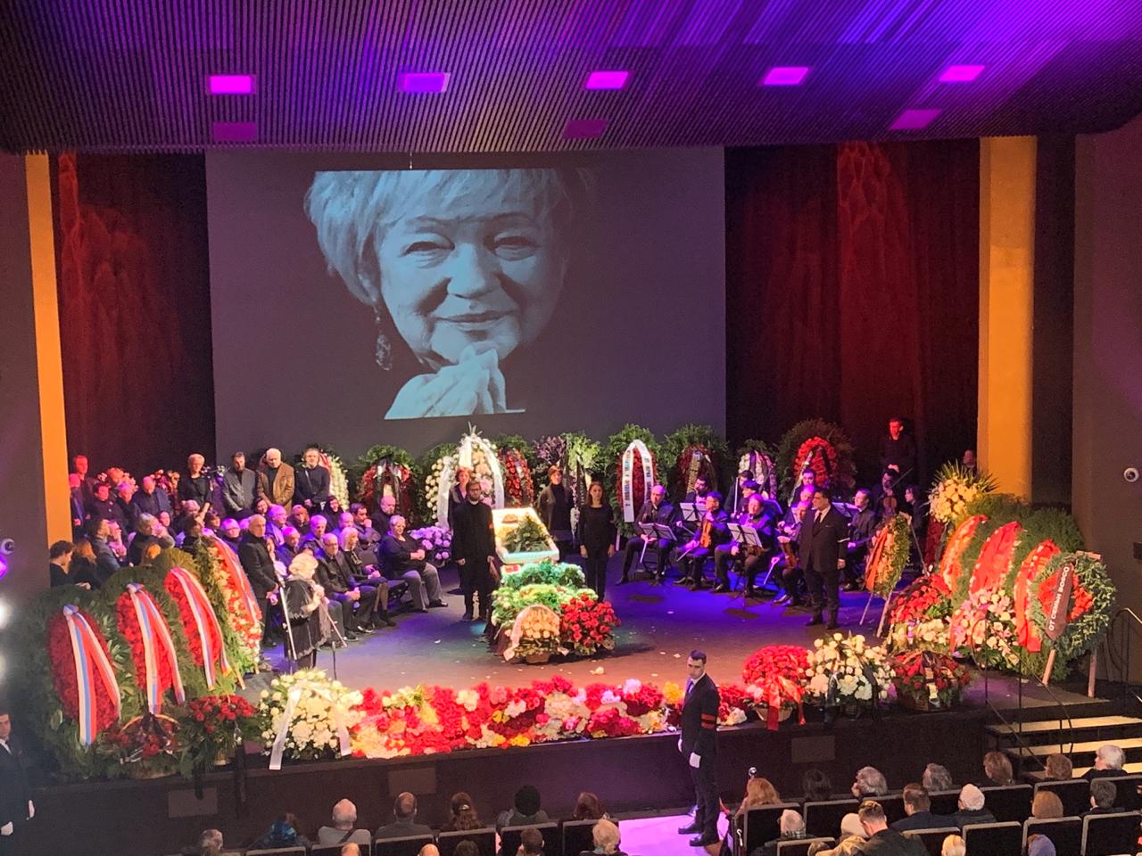 По словам Тарасовой, Волчек «жила своими артистами»