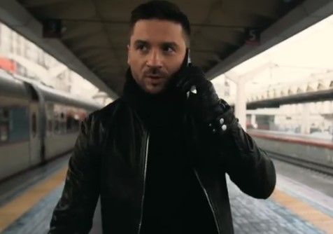 Артист отметил, что ограничит форму общения с поклонниками