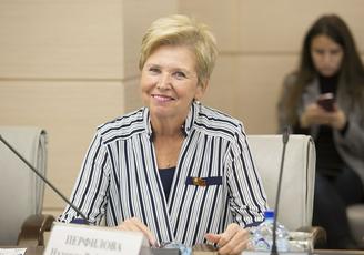 Надежда Перфилова: Если ничего не прячешь от людей за пазухой и в карманах, то выходишь перед ними, ничего не боясь