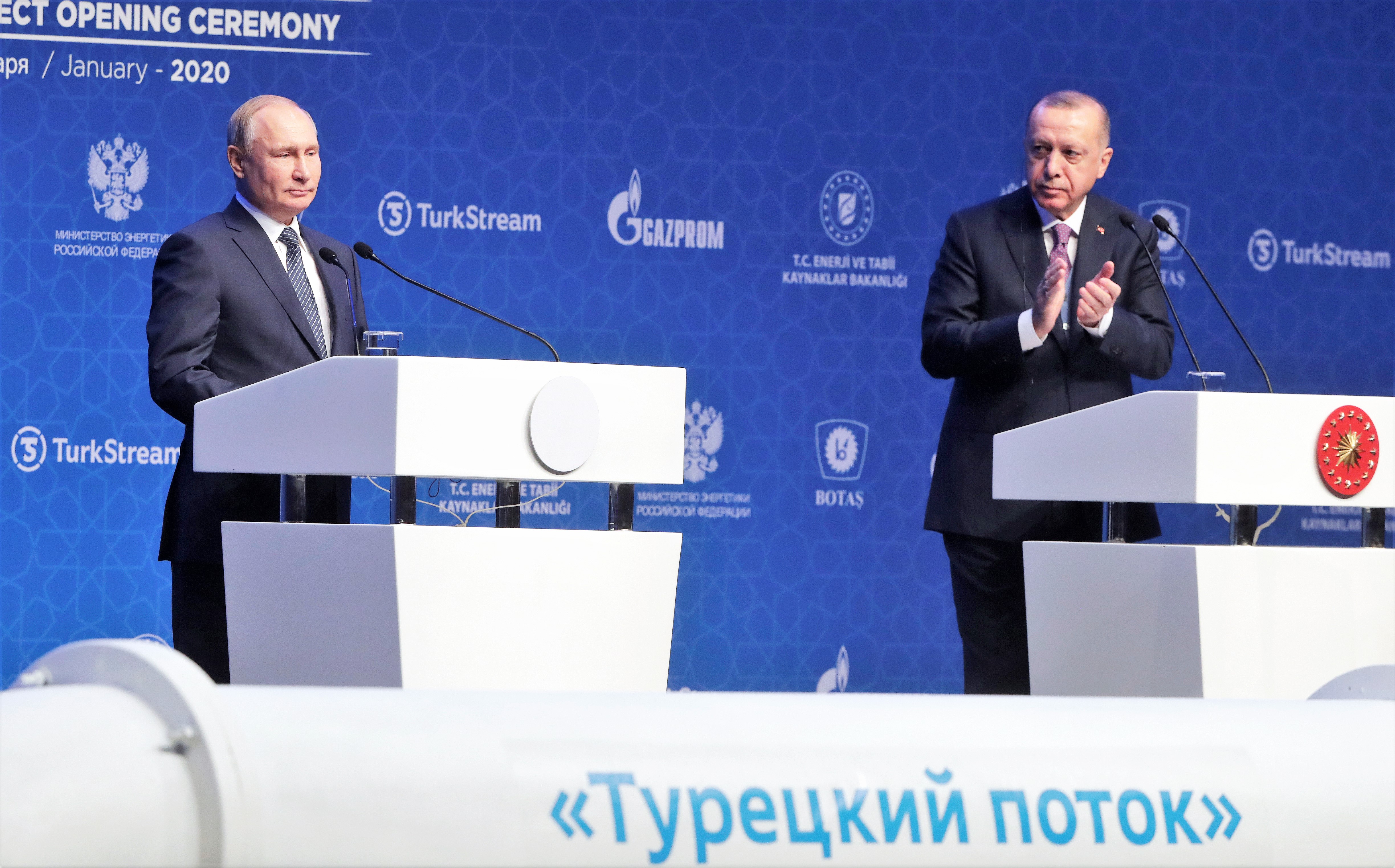 Михаил Метцель / ТАСС Президент России Владимир Путин и президент Турции Реджеп Тайип Эрдоган (слева направо) во время церемонии официального открытия газопровода "Турецкий поток" в конгресс-центре "Халич"