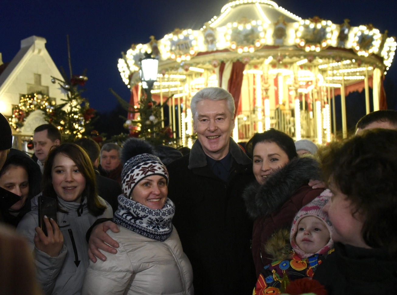 В четверг, 9 января, мэр Москвы Сергей Собянин посетил площадку фестиваля «Путешествие в Рождество» в районе Гольяново