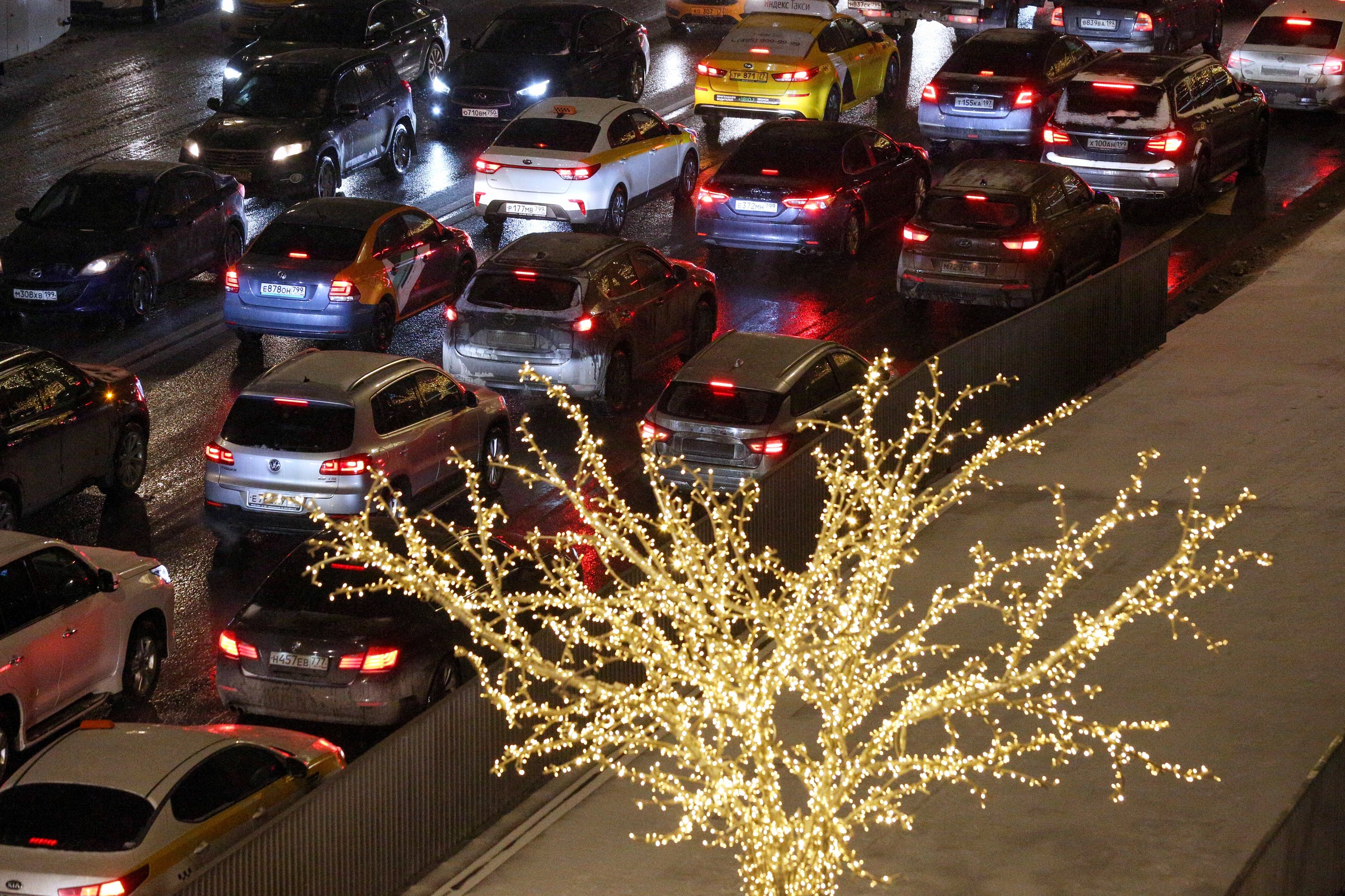 Загруженность дорог в Москве выросла до 10 баллов