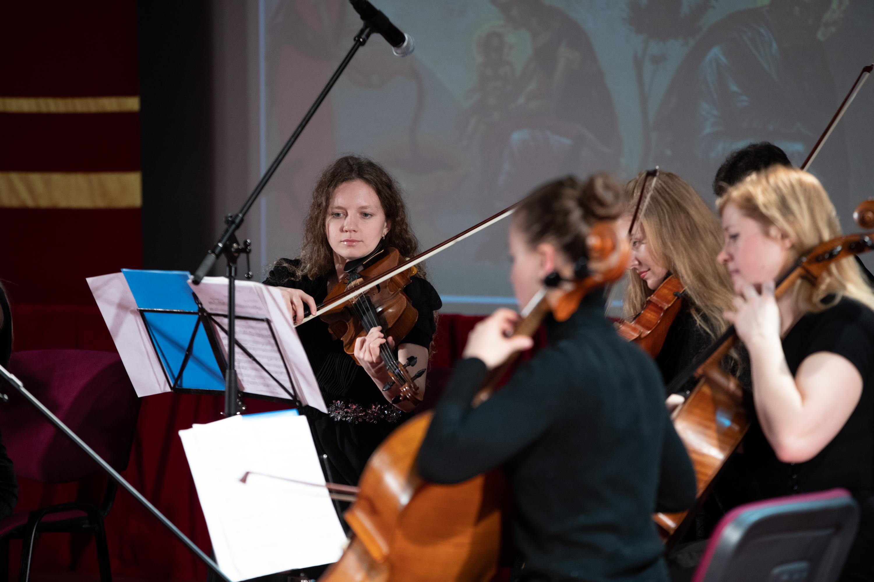 Благотворительная рождественская елка прошла в Музее Победы