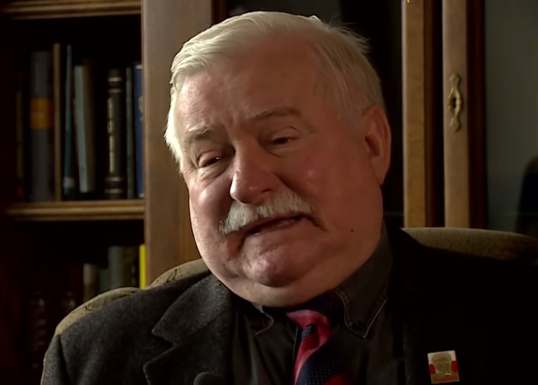 Лех Валенса считает, что Россия должна сделать шаг навстречу Польше