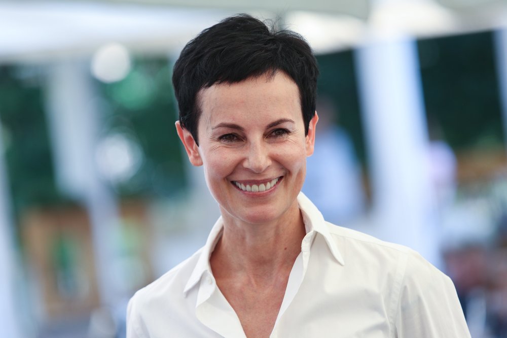 «Общения меньше с моей стороны»: Ирина Апексимова рассказала об отношениях с сестрой Ларисой Долиной 