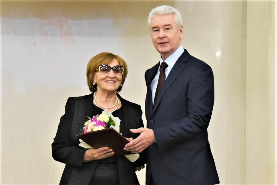 За многолетнюю журналисткую деятельностью, популяризацию культурного и исторического наследия России и ее столицы Премию Москвы получила главный редактор "Московского журнала" Анна Грушина