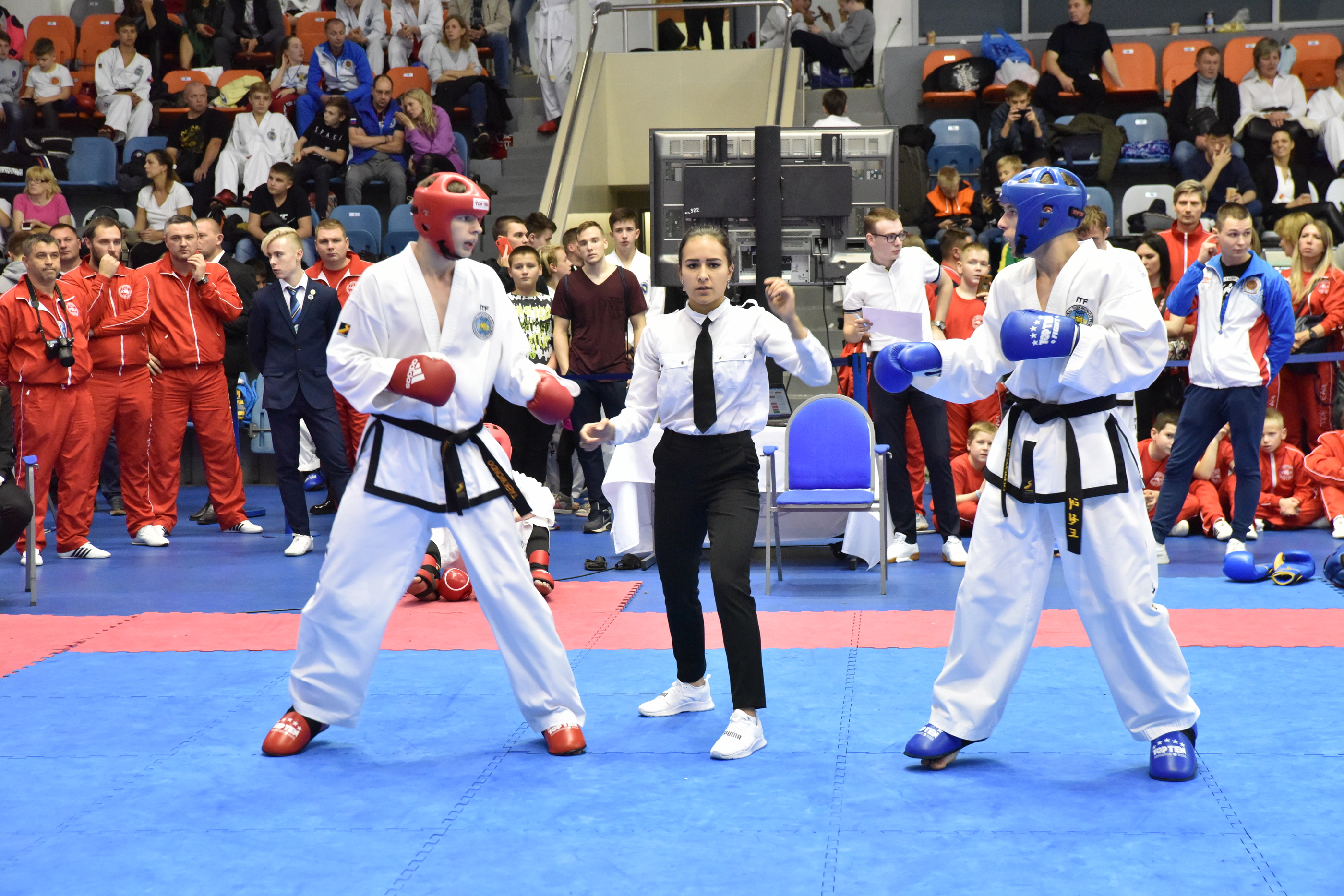 В соревнованиях на XI Кубок Московской школы тхэквондо приняли участие спортсмены со всей России и ближнего зарубежья