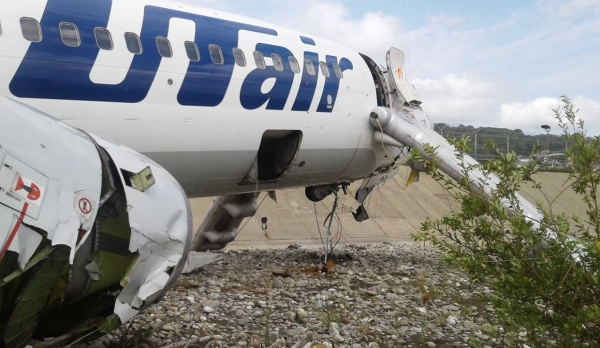 В сентябре 2018 года лайнер Boeing 737–800 авиакомпании «Ютэйр», выполнявший рейс Москва — Сочи, выкатился после посадки за пределы ВПП, после чего скатился в русло реки