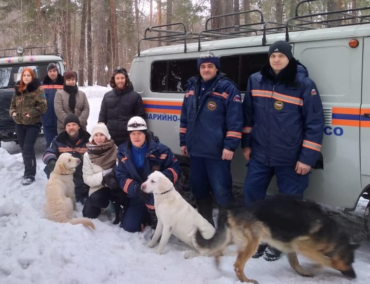 В общей сложности на ее поиски вышли свыше 200 человек, включая полицейских, спасателей и волонтеров