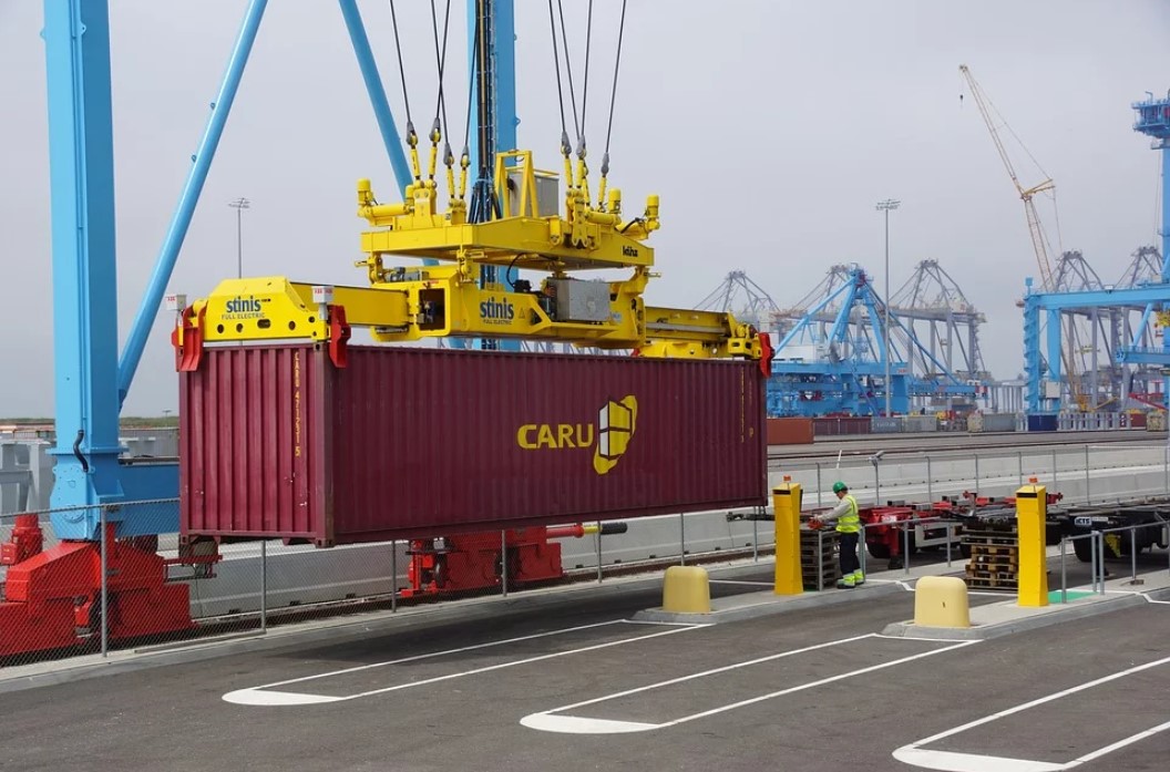 Более 400 килограммов наркотиков нашли на судне в порту Роттердама