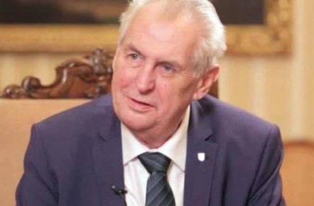 Земан назвал глупостью снос памятника Коневу в Праге