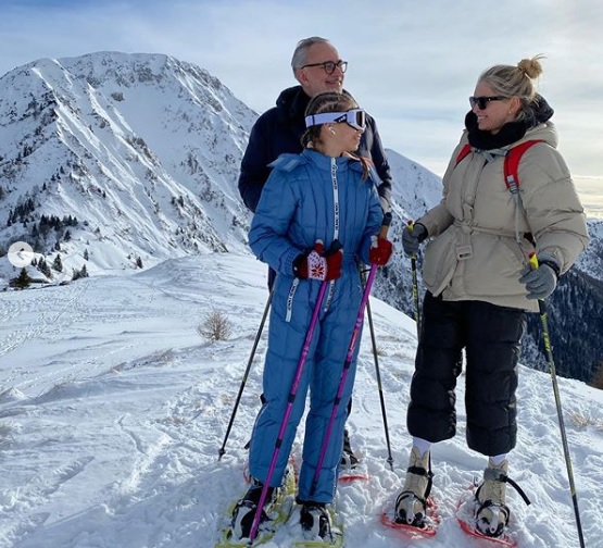 Вера Брежнева провела отпуск в Италии вместе со своей дочкой и супругом Константином Меладзе