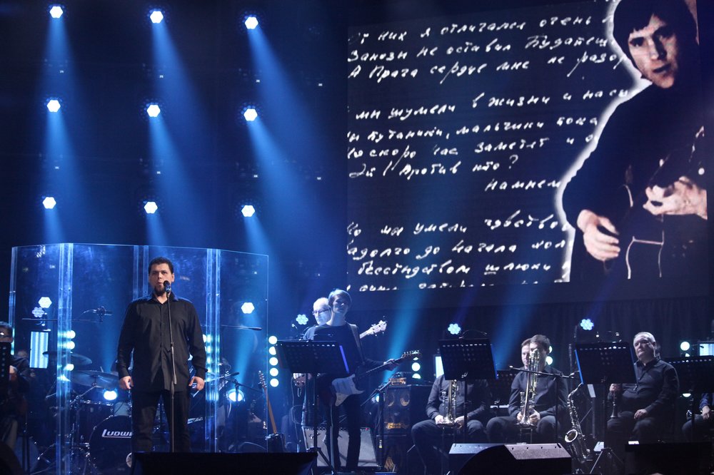 Награда вручается людям, которые твердо следуют своим идеалам, несмотря на повороты судьбы