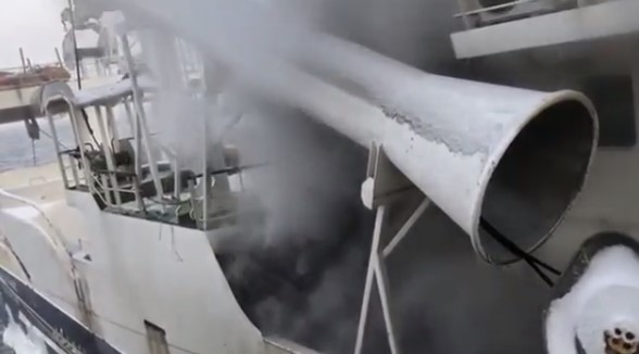 Пожар произошел на траулере с 47 моряками в Охотском море