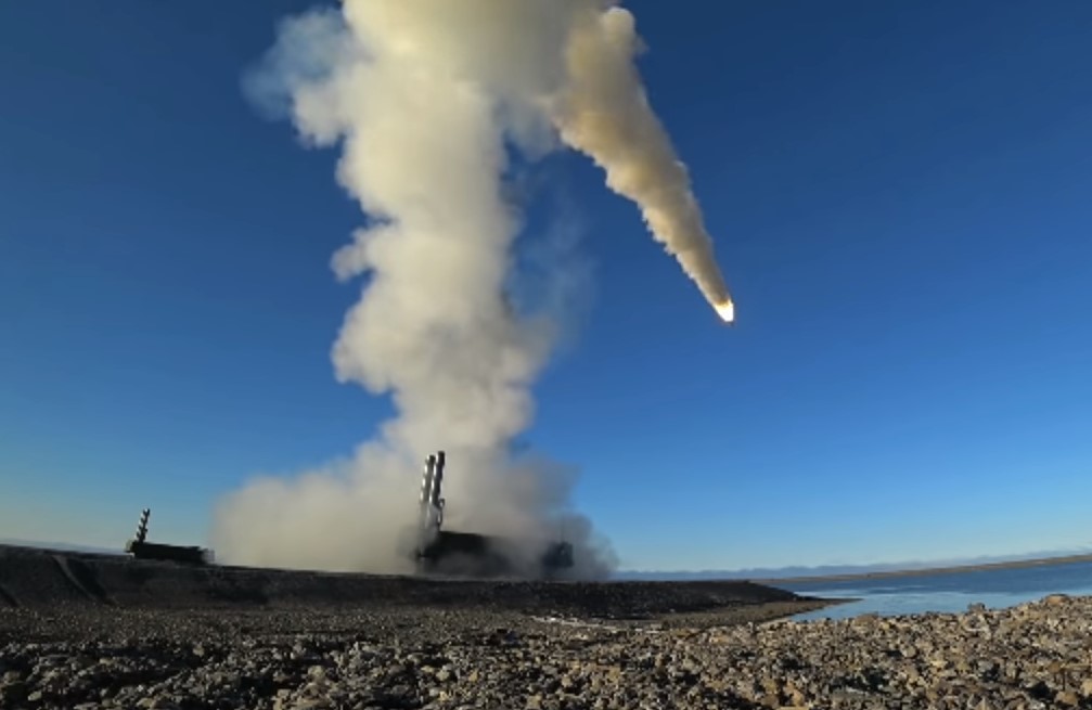 Минобороны: Ракетами «Оникс» уничтожен ангар с иностранным оружием в районе Одессы