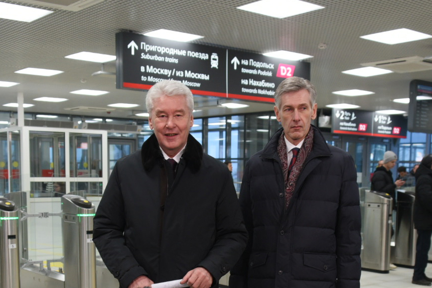 (слева направо) Мэр Москвы Сергей Собянин и заместитель генерального директора РЖД Олег Тони