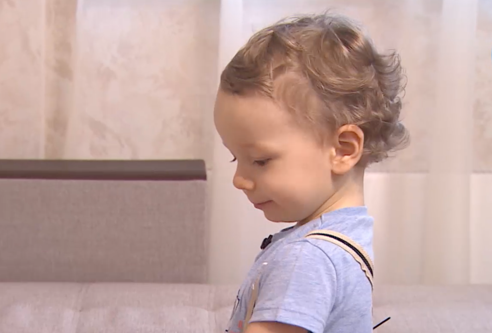 Мама и папа Радомира снимали на камеру, как себя вел ребенок в каждом путешествии