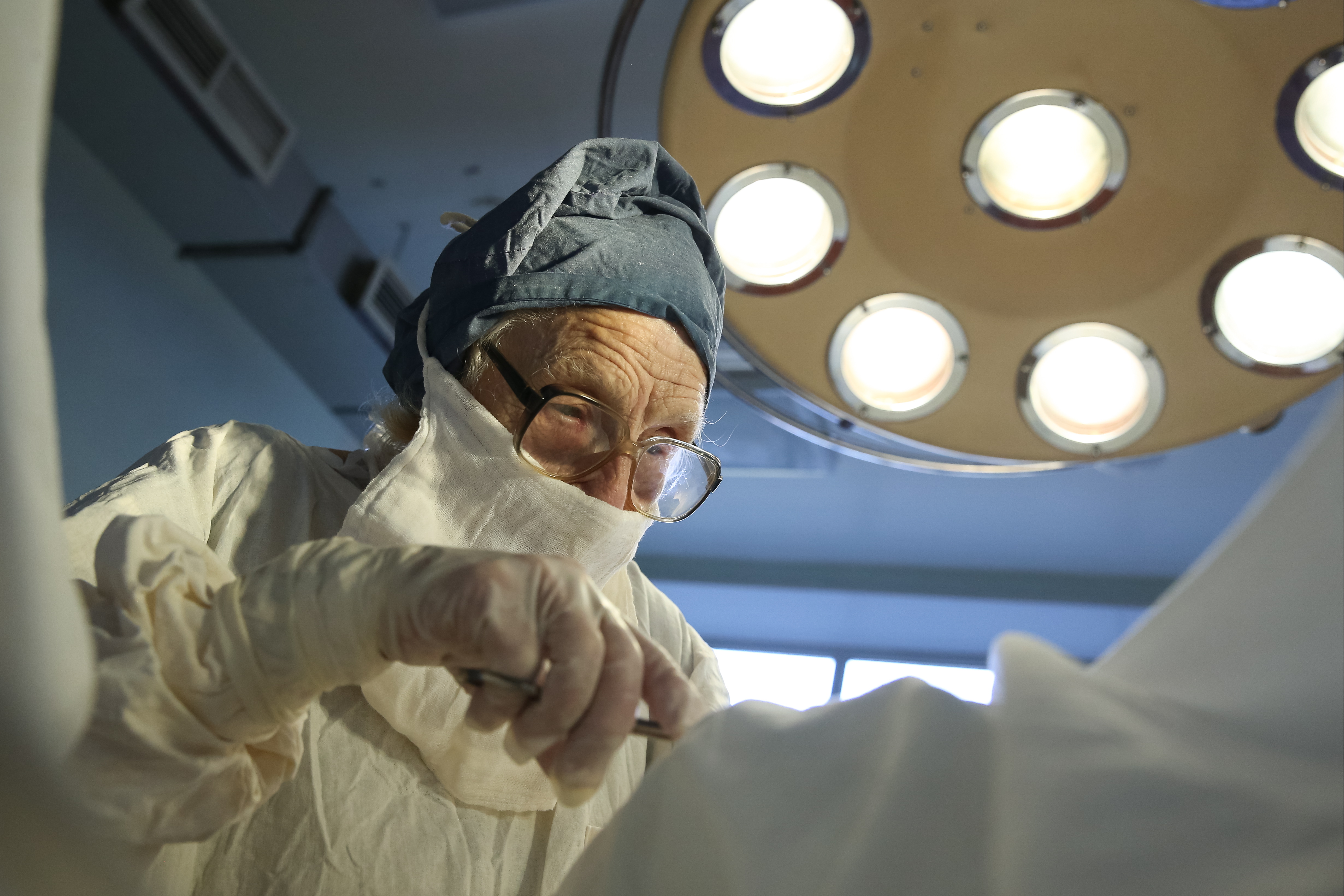 Старейший действующий хирург России Алла Левушкина