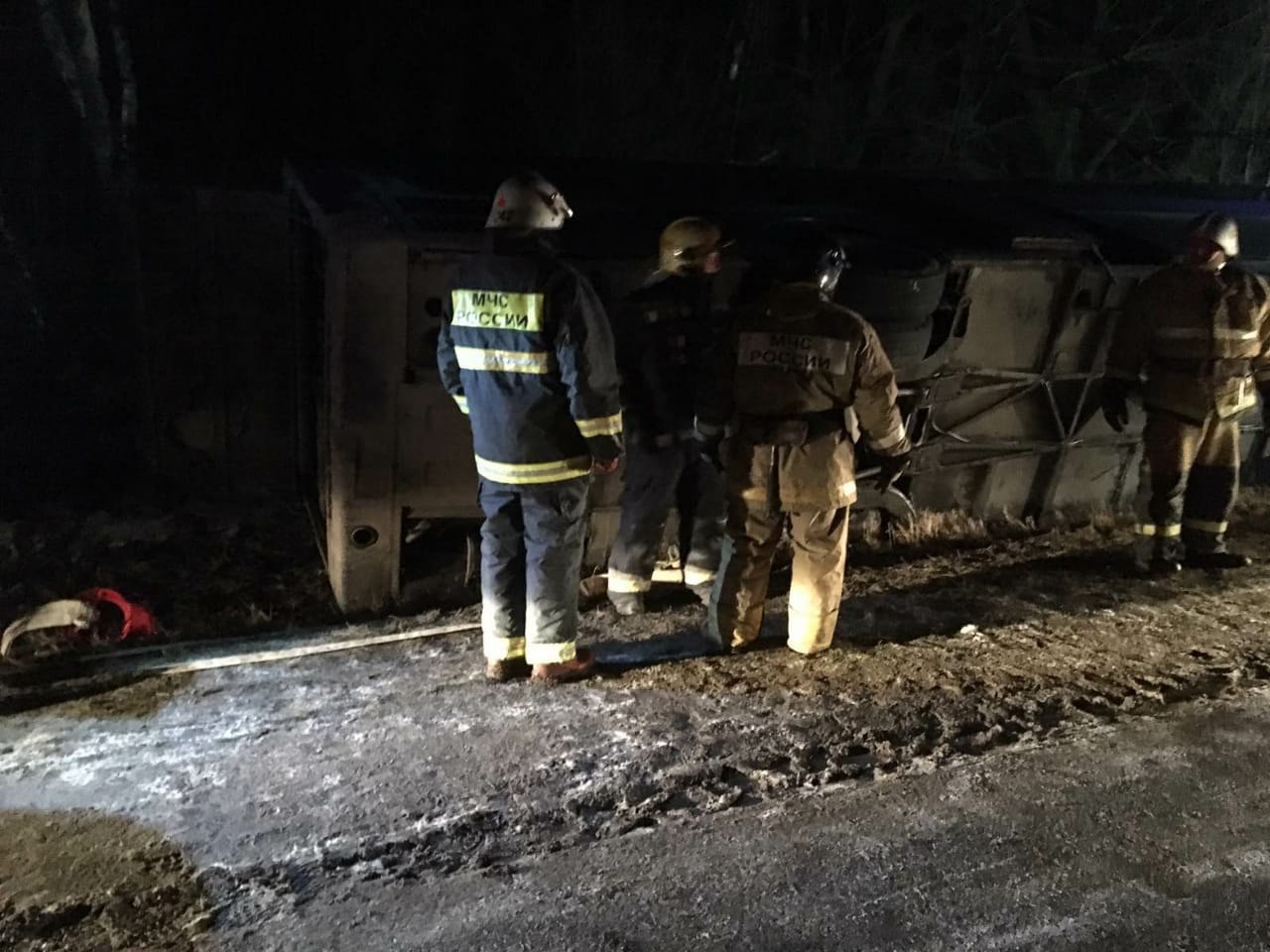Экскурсионный автобус перевернулся в Калужской области