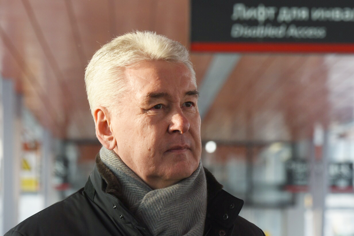 Также в планах, по словам градоначальника, обновление подвижного состава и продолжение работ по благоустройству прилегающих к станциям территорий