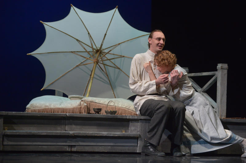 Показ спектакля «Вишневый сад» по произведению Антона Чехова в театре Моссовета