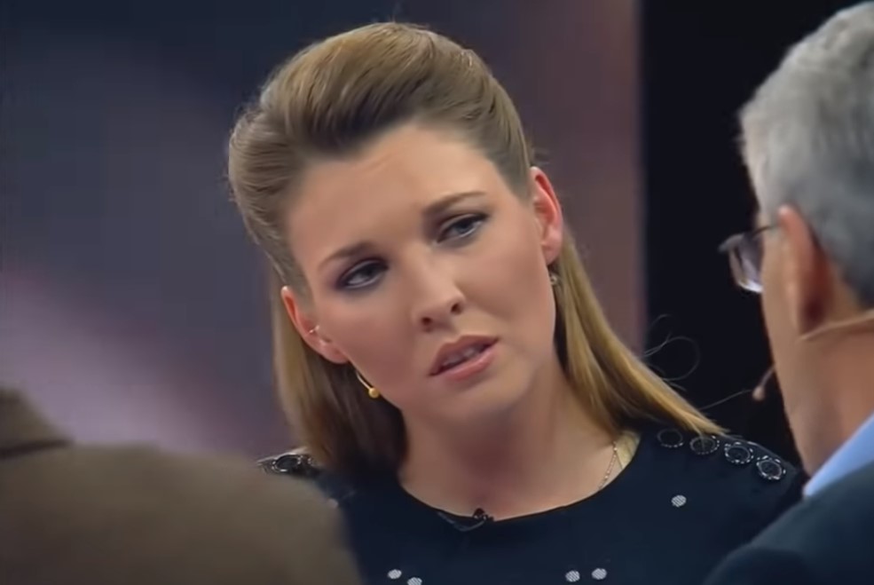 По мнению журналистки, изложенная Кравчуком версия событий может потом печататься в новых учебниках истории на Украине