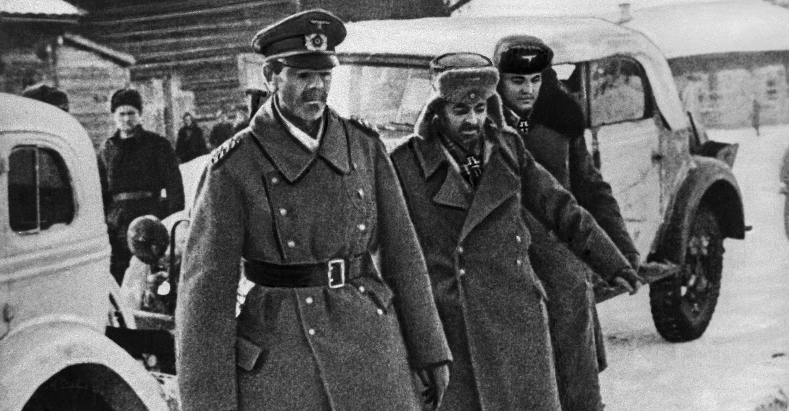 В плен Красной армии под Сталинградом сдались (слева направо) генерал-фельдмаршал Фридрих Паулюс, глава его штаба генерал-лейтенант Артур Шмидт и его адъютант Вильгельм Адам 