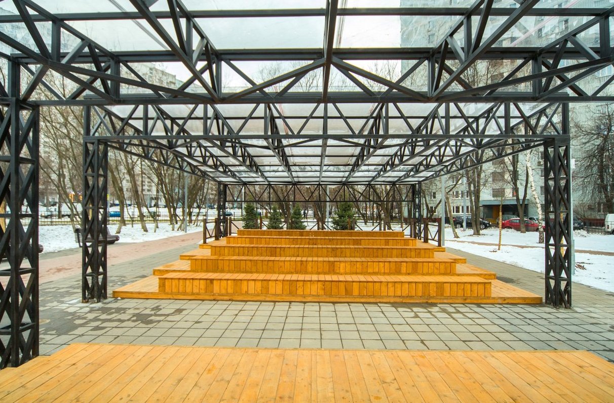 Зеленый театр построили при благоустройстве сквера Победы в Москве