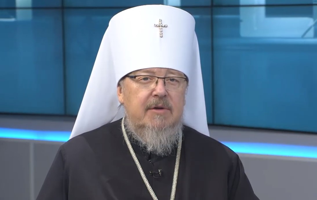 По мнению священника Пантелеймона, вмешательство хирурга во внешний облик человека совершенно излишне