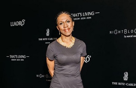 Телеведущей Елене Ханге 57 лет 